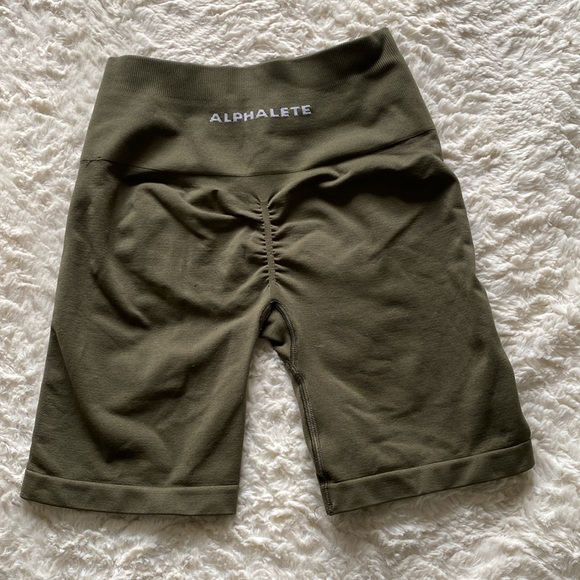 Alphalete Amplify 6.5 inch short - Picture 2 of 2